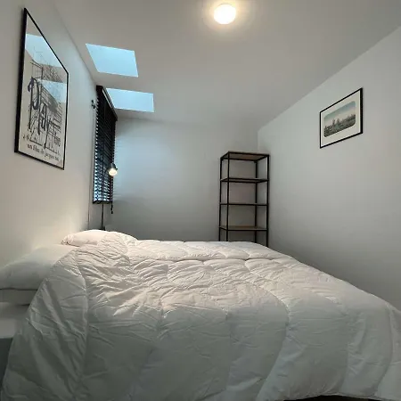T2 Climatise Dans Monument Historique A Rochefort, Proche Centre-ville - Fr-1-246b-14 Apartment